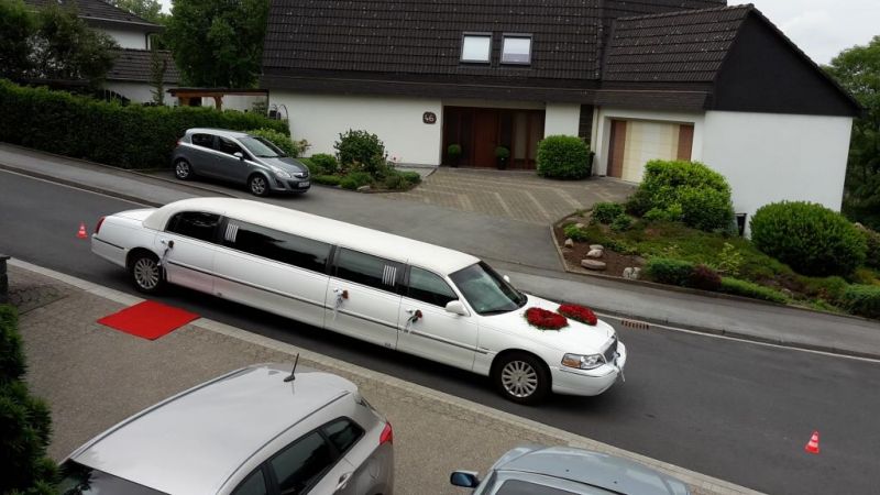 20160611_11. Juni 2016 Hochzeit Debbie - Rosenherzen, roter Teppich.jpg